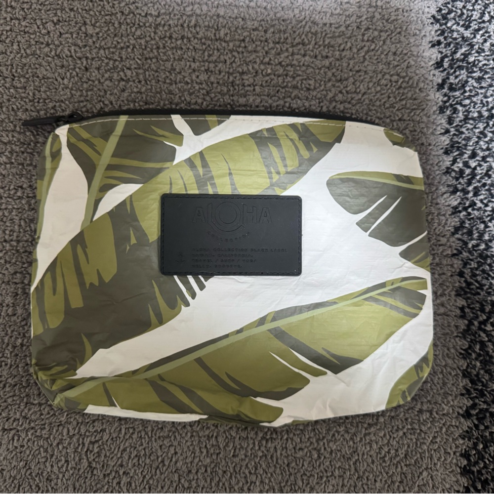 ALOHAS Green Leaf Pattern Pouch